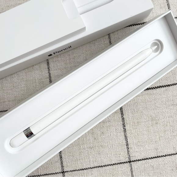 Apple Pencil First Generation + Box & Accessories - Picture 8 of 9
